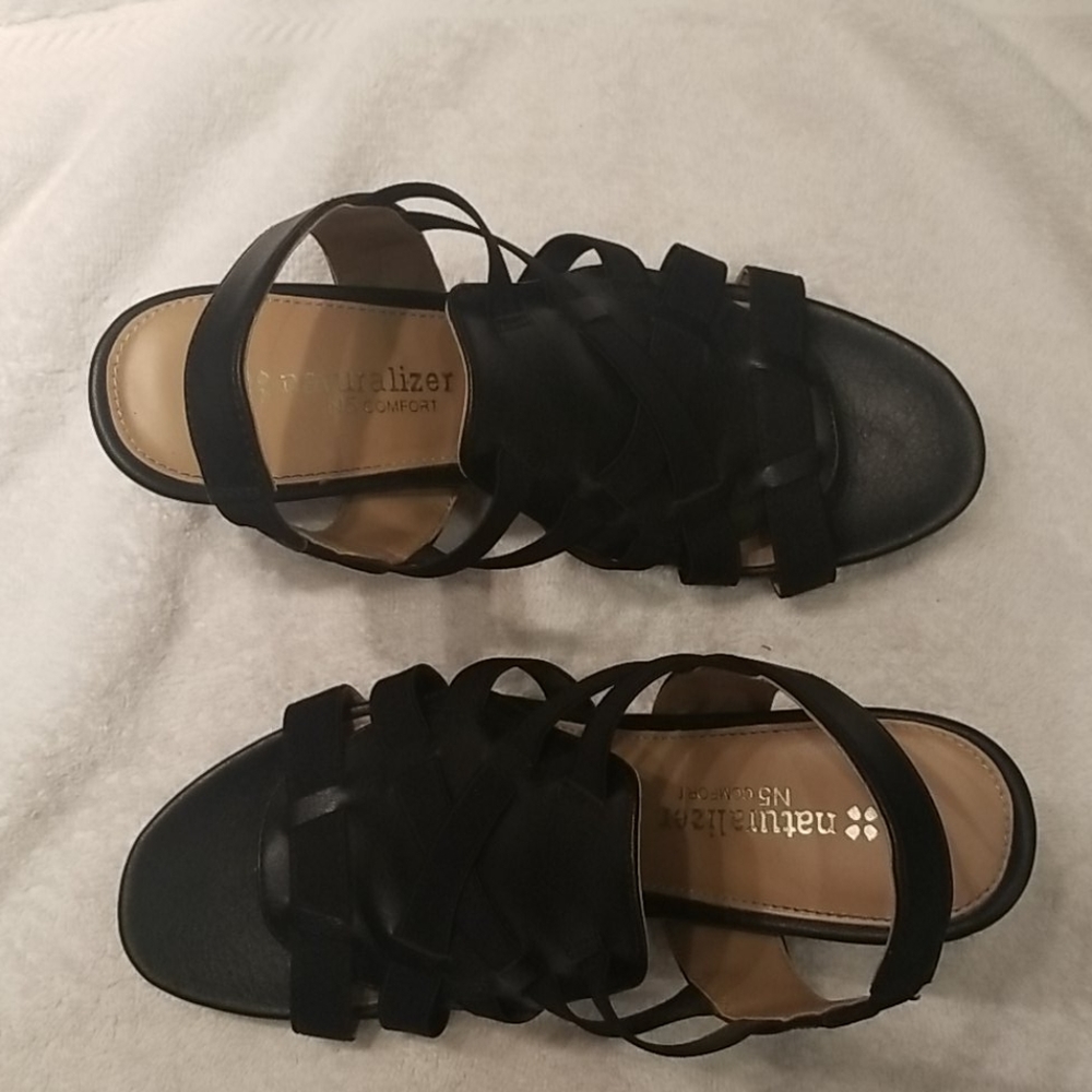 Naturalizer N5 comfort size 6 black sandle
